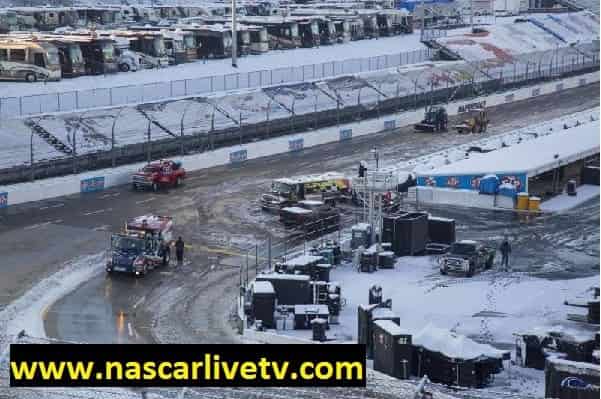 2018-nascar-martinsville-doubleheader-race-postponed